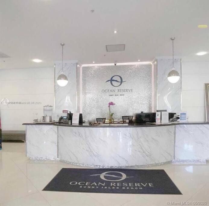 סאני איילס ביץ' Sunny Isles Condo Very Close To The Beach With Amenities מראה חיצוני תמונה